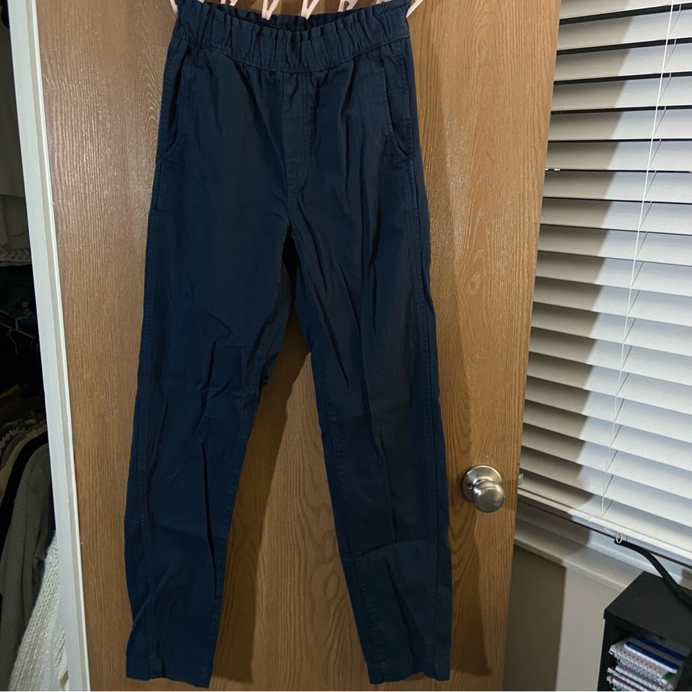 gap pull on trouser/khakis